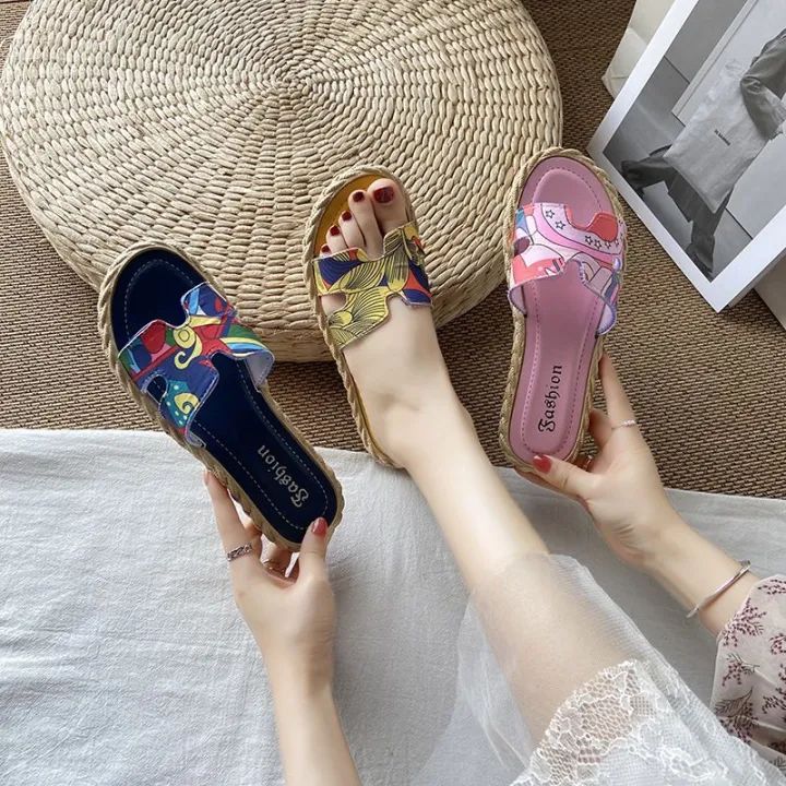 Korean fashion H Slippers flats sandals for woman - Image 3